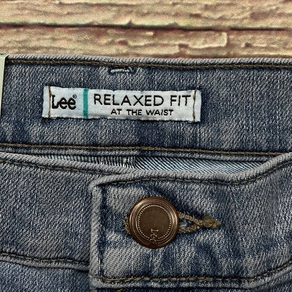 Lee Womens Jeans size 18 Tall Long x34"inseam Medium Wash Denim Relaxed Straight - Picture 4 of 12